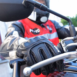 Arnaud, un professeur d'auto-école à Bourg-la-Reine