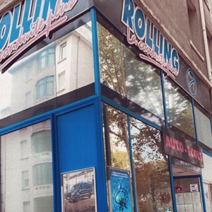 cedric, un responsable de centre d'auto école à Vénissieux