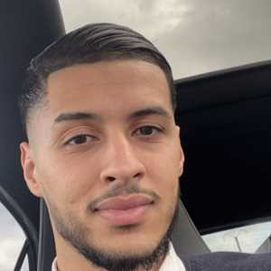 Hicham, un taximan à Corbeil-Essonnes