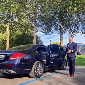 S Drive , un chauffeur de limousine à Aubusson