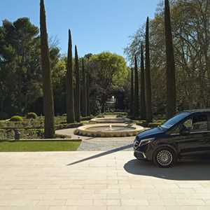 Zenith, un chauffeur de limousine à Fougères